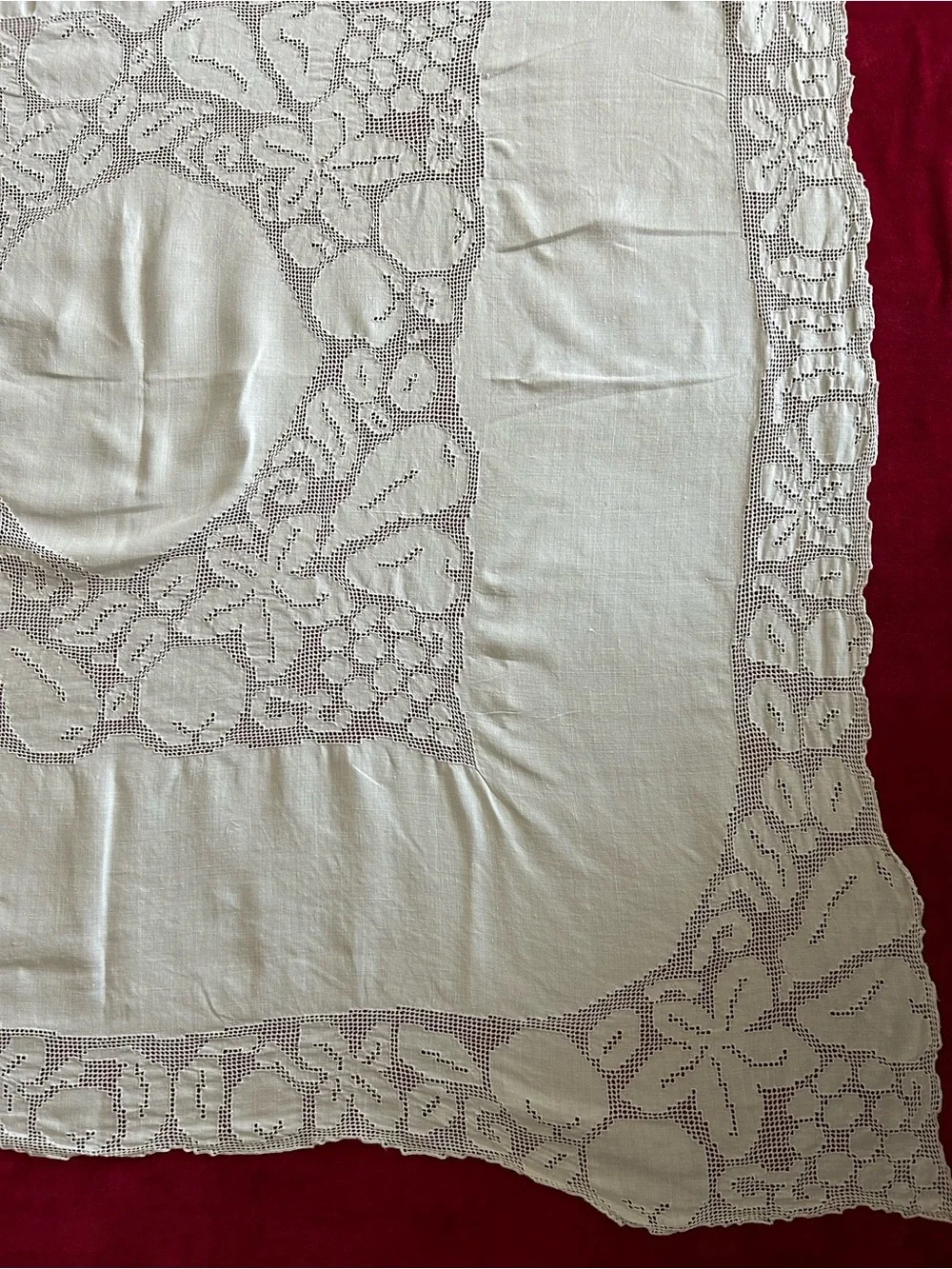 VTG Lace Cloth Ivory Ecru Linen Tablecloth 48” X 50” No Stains Picot Loops